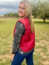 Load image into Gallery viewer, PLUS Quilted puffer vest - Burgundy
