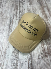Load image into Gallery viewer, Trucker hat