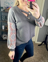 Load image into Gallery viewer, Charcoal button keyhole top