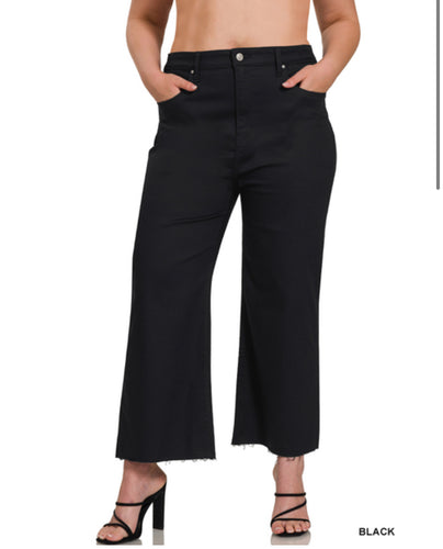 CURVY Black High rise flare crop