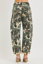 Load image into Gallery viewer, Risen Ankle Barrel Double Roll Up Camo Pants