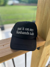 Load image into Gallery viewer, Trucker hat