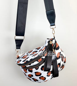PREORDER • Out of pocket crossbody purse