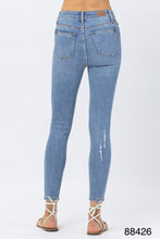 Load image into Gallery viewer, CURVY Judy Blue Tummy control distressed skinny