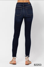 Load image into Gallery viewer, CURVY Judy Blue dark skinny