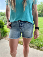 Load image into Gallery viewer, CURVY Judy Blue Medium wash cutoff shorts