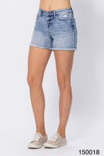 Load image into Gallery viewer, CURVY Judy Blue Medium wash cutoff shorts