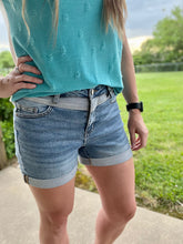 Load image into Gallery viewer, Judy Blue two-tone yoke shorts