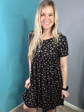 Load image into Gallery viewer, Tatum floral henley dress