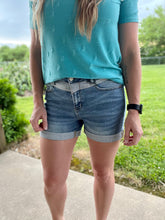 Load image into Gallery viewer, Judy Blue two-tone yoke shorts